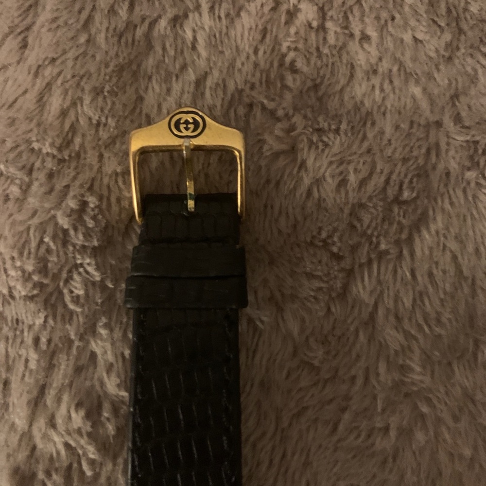 Gucci watch. Needs a new battery but otherwise great condition